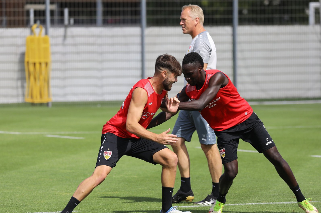 爱游戏登陆入口包含赛后广州队备战德国杯，扳平良机细节曝光，态度坚定，纪律约束更严格的词条